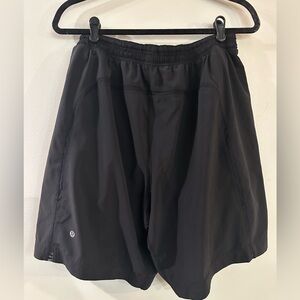 Men’s Lululemon short with liner